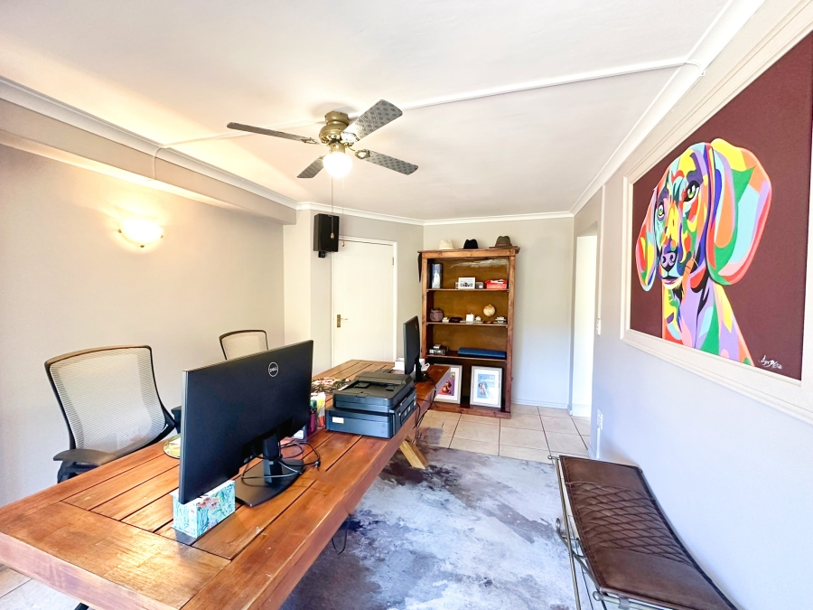 5 Bedroom Property for Sale in The Island Western Cape